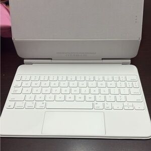 Apple magic keyboard 11” pro